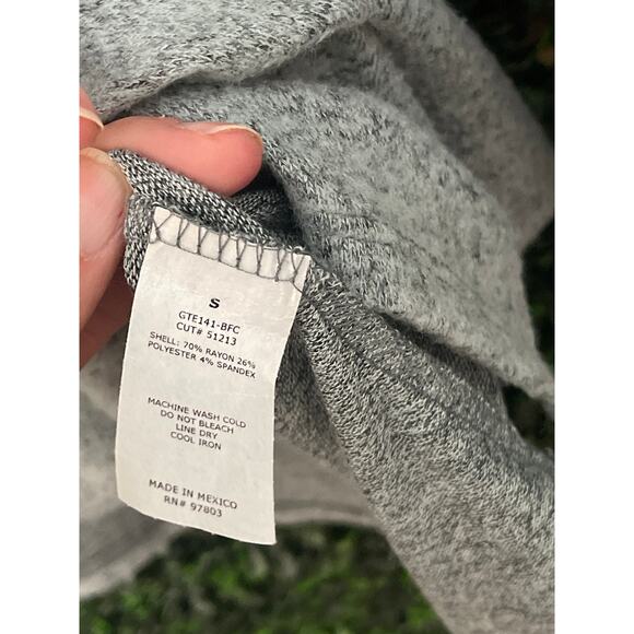 Green Envelope Los Angeles, Gray Color Blouse, extremely Soft Size S - Picture 4 of 5